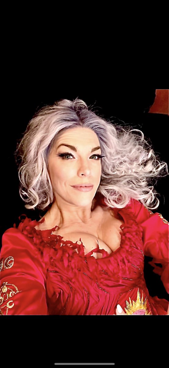hanwaddingham's tweet image. HAPPY HALLOWEEN SISTAAAAAAAAAHS!👻💀🎃🎃🎃❤️ @HocusPocusMovie