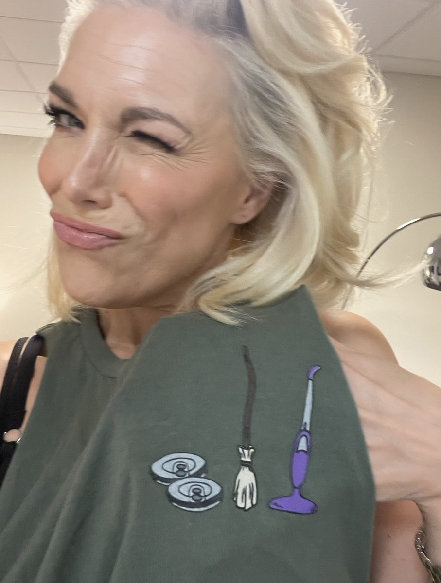 hanwaddingham's tweet image. HAPPY HALLOWEEN SISTAAAAAAAAAHS!👻💀🎃🎃🎃❤️ @HocusPocusMovie