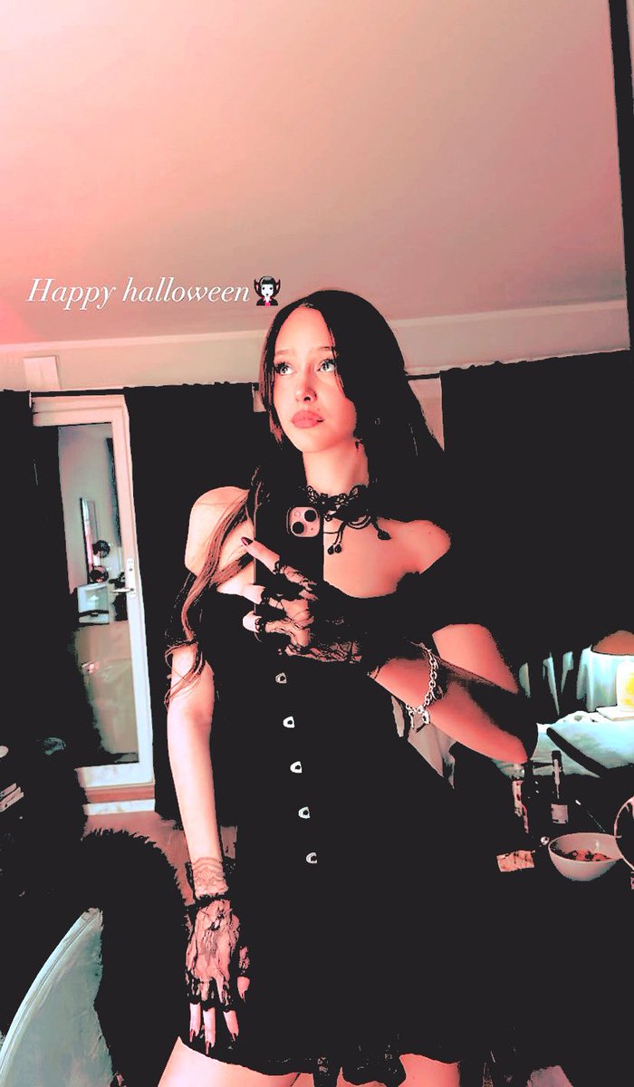 ⠀ ⠀ 

⠀✿⃜ᰯᰭ⃨   𝟶𝟿:𝟹𝟶  @𝘥𝘢𝘦𝘯𝘺𝘴𝘵𝘢𝘳𝘨   ℎ𝑎𝑠  𝑝͟𝑜͟𝑠͟𝑡͟𝑒͟𝑑   :  
ballet  practice  first  ,  scary  festivities  second  . ⠀happy   halloween  beloveds .  🎃 ⠀ 

⠀