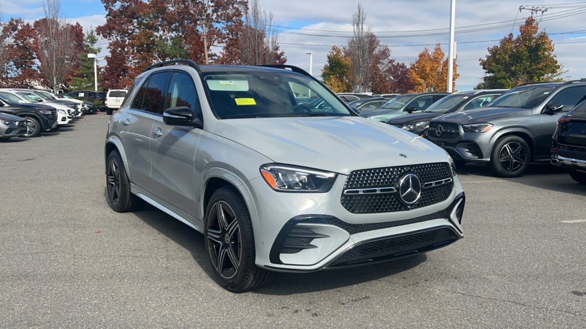 MBWestwood's tweet photo. Double trouble just in time for Halloween! 🎃 👀 Two more arrivals are here to light up your night. Which one do you like more?

#MercedesBenz #MercedesLuxury #HappyHalloween https://t.co/uBSWFA686B