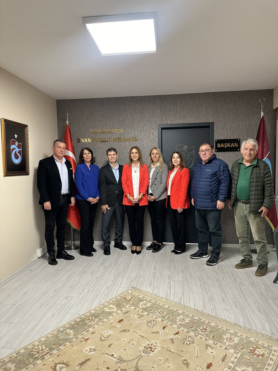 Mimar Hatice Öztürk (@mimhaticeozturk) on Twitter photo 🔴🔵 Trabzonspor Kadın Komisyonu Üyelerimizle, Trabzonspor Divan Kurulu Başkanımız Mahmut Ören ve Kurul Üyelerimizi ziyaret ettik.Yaptığımız çalışmalar ve planladığımız projeler hakkında bilgilendirme yaptık, istişare ve fikir alışverişinde bulunduk🔴🔵 <a href="/Trabzonspor/">Trabzonspor</a> #Trabzonspor 🔴🔵 Trabzonspor Kadın Komisyonu Üyelerimizle, Trabzonspor Divan Kurulu Başkanımız Mahmut Ören ve Kurul Üyelerimizi ziyaret ettik.Yaptığımız çalışmalar ve planladığımız projeler hakkında bilgilendirme yaptık, istişare ve fikir alışverişinde bulunduk🔴🔵 <a href="/Trabzonspor/">Trabzonspor</a> #Trabzonspor