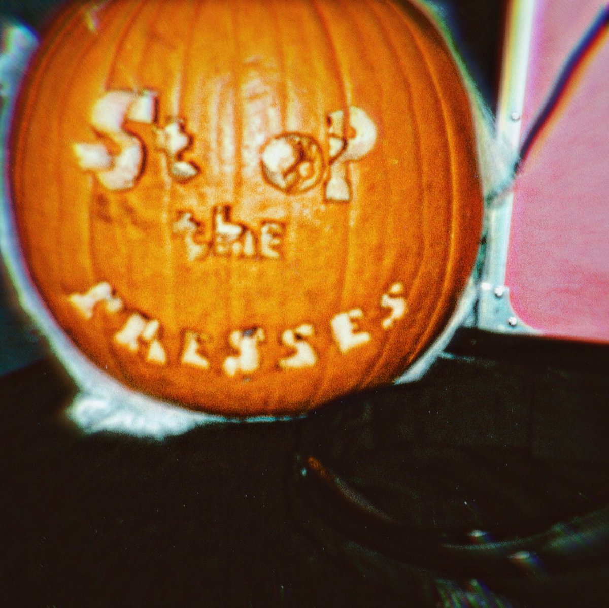 Goddamn why does our band have so many Ssss…. Anyway, here’s our Stop-O-Lantern wishing you all a Happy Skalloween!🖤