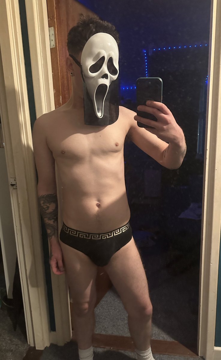Happy Halloween everybody! Hope you have a good trick or treat 😈👻🔪

Sorry I haven’t posted in a while!