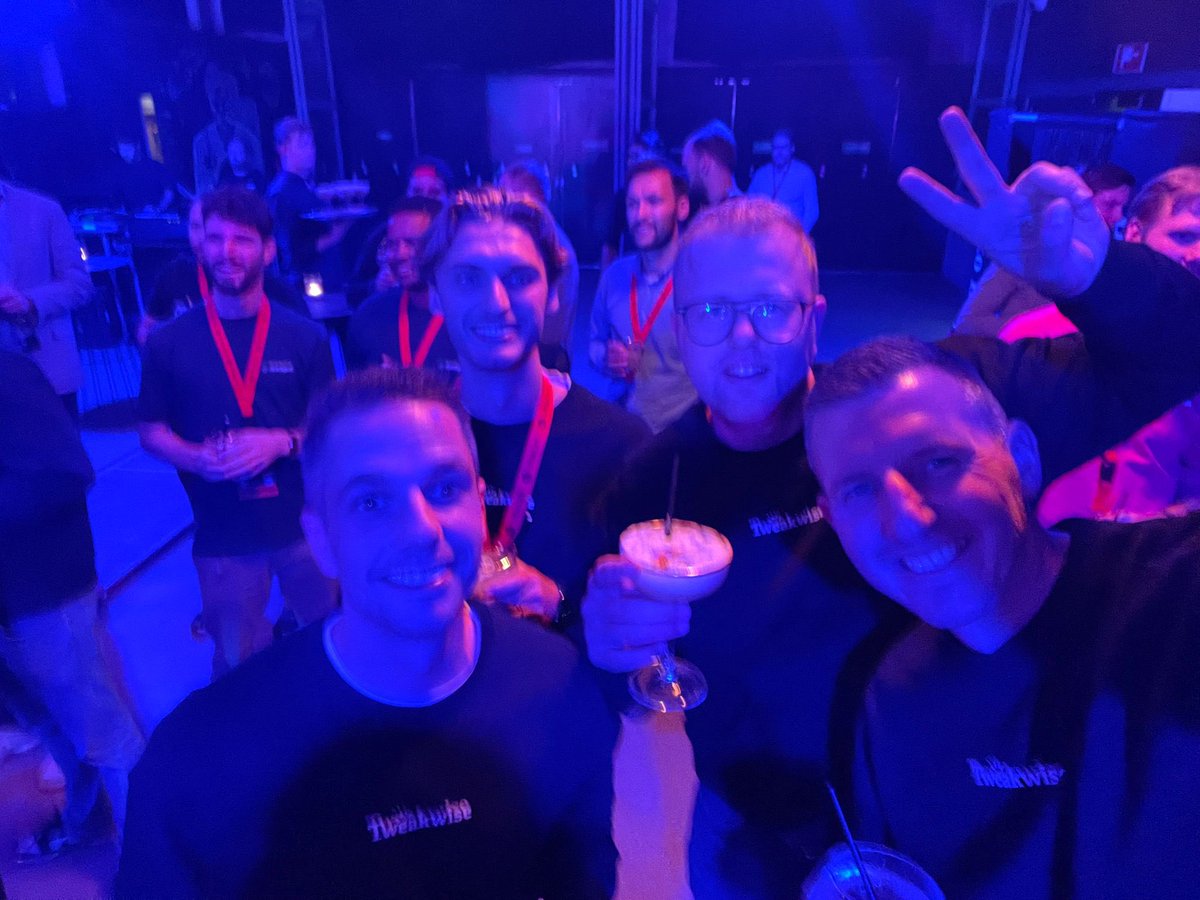 rmeeuwissen's tweet photo. Afterparty at #MMNL24 with @Tweakwise @Djurwins https://t.co/ZKudFJUvAp