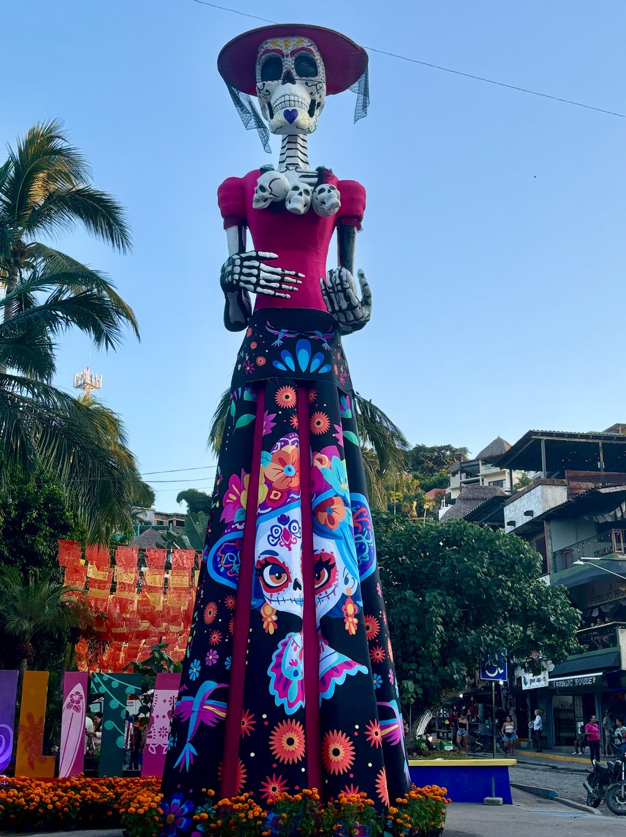 ElysabethAlfano's tweet image. Ready for Halloween and Day of the Dead!

#halloween #dayoftheday