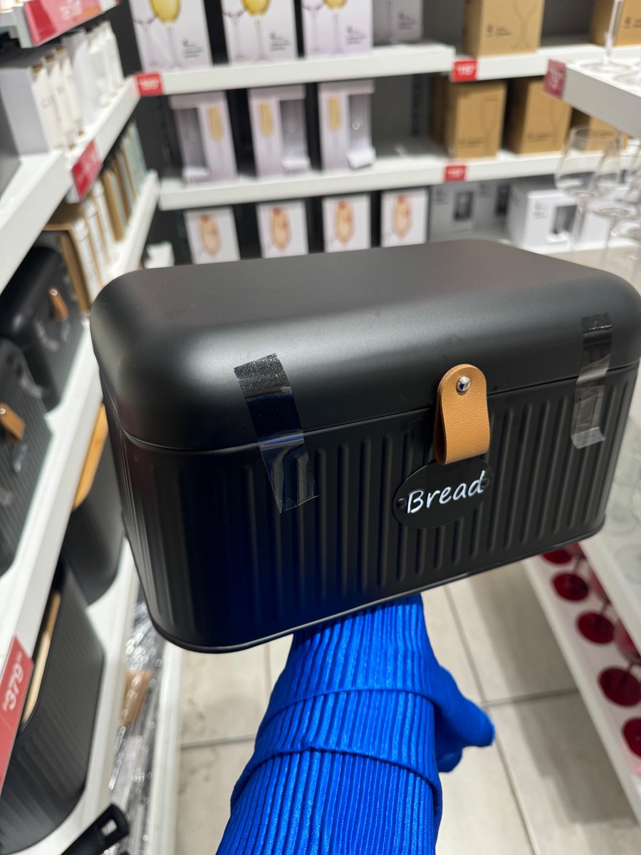 DropdLive's tweet photo. Unique black bread bin✨for R349.99🔥from Mr Price Home❤️. Store location: Hatfield Plaza Shopping Centre 📍.

 #dropd #mrpricehome #kitchen #GirlTalkZA  #Trending https://t.co/h2wwwHrAss