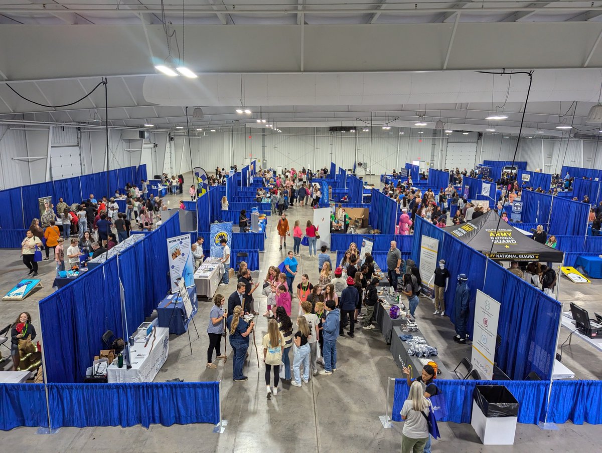 mebasc's tweet photo. Over 2,000 students attended today's showcase to learn about various industries in the Midlands!

We are excited to host more 8th grade career explorers tomorrow!

#creatingcareerconnections #businessshowcase https://t.co/5wxokcpXOl