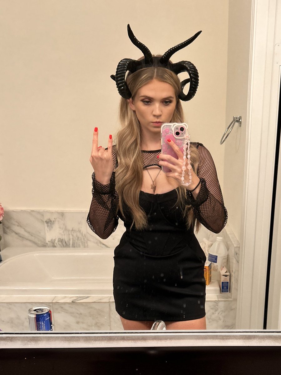 Angie Faith tweet media