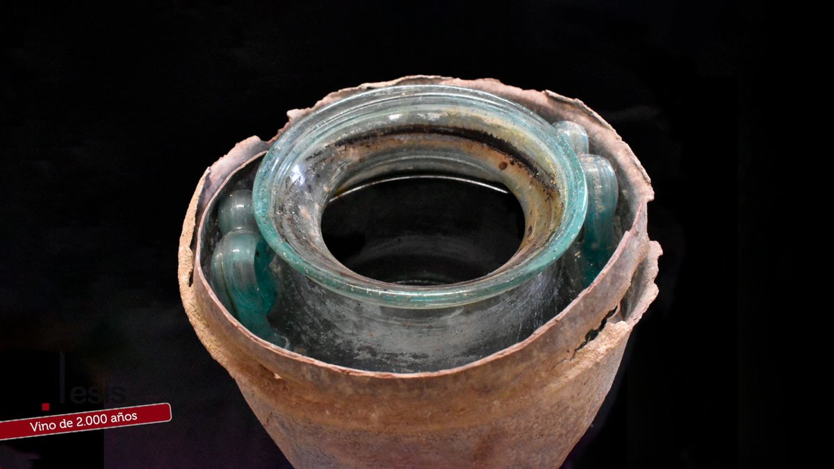 🍇 ¡Descubren el vino más antiguo del mundo en Carmona! Un hallazgo de la Universidad de Córdoba que nos lleva al siglo I d.C. y revela la historia en cada gota 🏺🌍 

📺 Este sábado 2/NOV en #AndalucíaTV <a href="/canalsur/">CanalSur</a>
👉 cedecom.es/noticias/blanc…

#VinoAntiguo #Historia #Arqueología