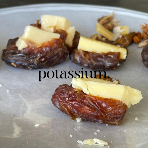 shnufalo_'s tweet photo. What most think potassium does: 

- Prevents cramps

What it actually does: 

- Supports eye function
- Lowers blood pressure 
- Supports bone density
- Anti anxiety and stress
- Regulates your heartbeat 
- Supports immune function
- A safe for cardiovascular health 
- Keeps healthy, good lookin skin
- Contributes to protein synthesis
- Regulates cellular electrical potential
- Helps reduce kidney stone formation
- Promotes muscle growth and function
- Improves delivery and utilization of O2 in cells
- Aids metabolism, especially carbohydrate metabolism
- Reduces mental and muscular fatigue, aids in recovery

- Counteracts sodium's effects, they work synergistically

- Stimulates insulin production, more proof that you should be eating it, not supplementing. 

Amazing sources are: 

- Dates, 170mg each 🐐
- Large tato, 1,500mg
- Mango, 500mg each 
- Oranges, 200mg each
- Avocado, 700mg each
- Raw milk, 500mg in 2 cups
- Pomegranate, 700mg each
- Cantaloupe, 270mg in 100g
- Coco water, 600mg in 1 cup
- 90% cacao chocolate, 700mg in 100g

Eat your potassium ladies and gents. 🫶