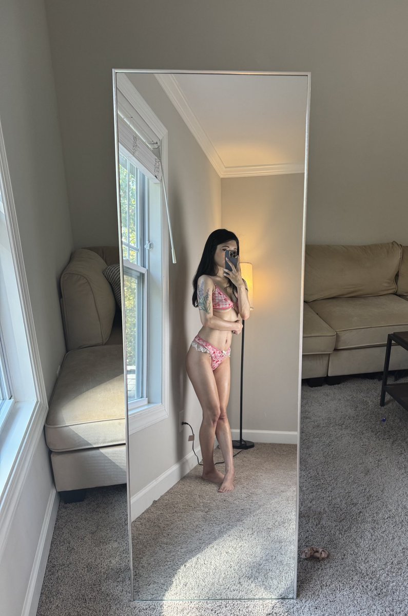 5’3 btw https://t.co/SvUEy4EfDw
