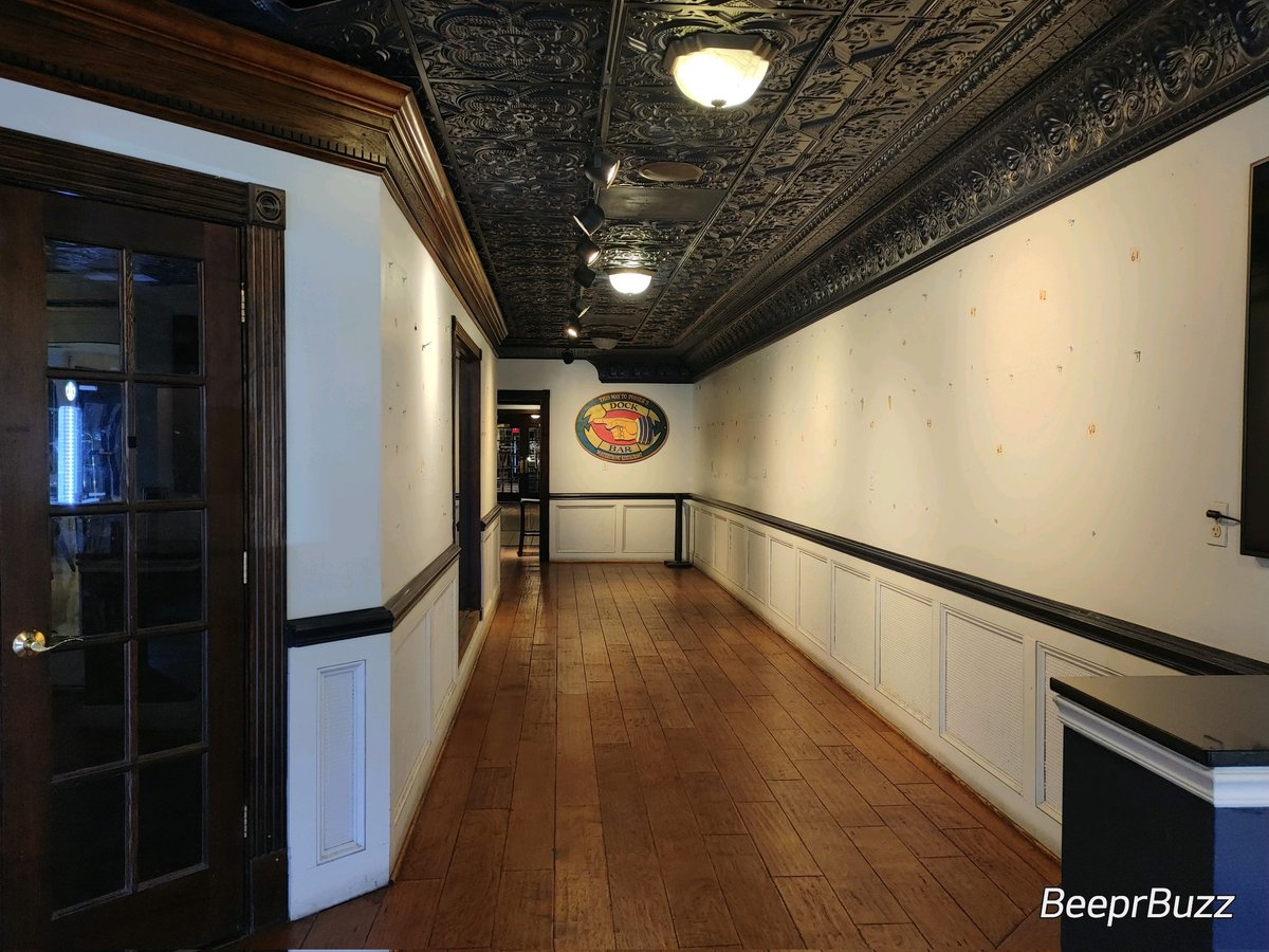 BeeprB's tweet photo. My very last time walking down this hallway known as Pusser's Caribbean Grille . It looks so barren without the historic pictures.  

Closing in less than an hour. 

#AnnapolisBuzz #BeeprBuzz #Annapolis https://t.co/3hR7BxRSfA