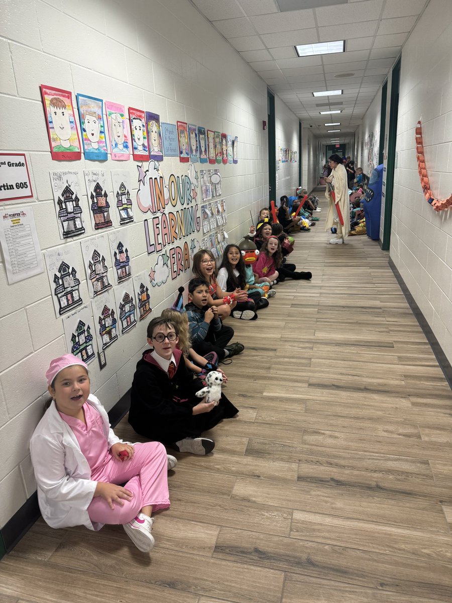 Such a fun Halloween celebration! Thank you <a href="/HumbleISD_SFE/">Shadow Forest Elem</a> for including our Bulldogs! <a href="/HumbleISD_FE/">Foster Elementary</a> @MrsMartin_FE