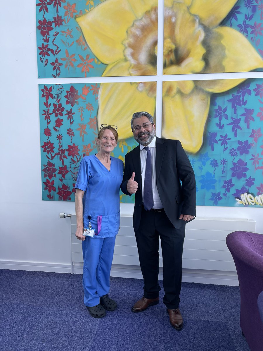 imran_devji's tweet image. Winter preparations underway - Had my flu jab with Board Director colleagues to protect ourselves, our loved ones, colleagues and the wider community this winter 👍🏽 @BetsiCadwaladr Thank you to the team dedicating their time for administering flu vaccinations