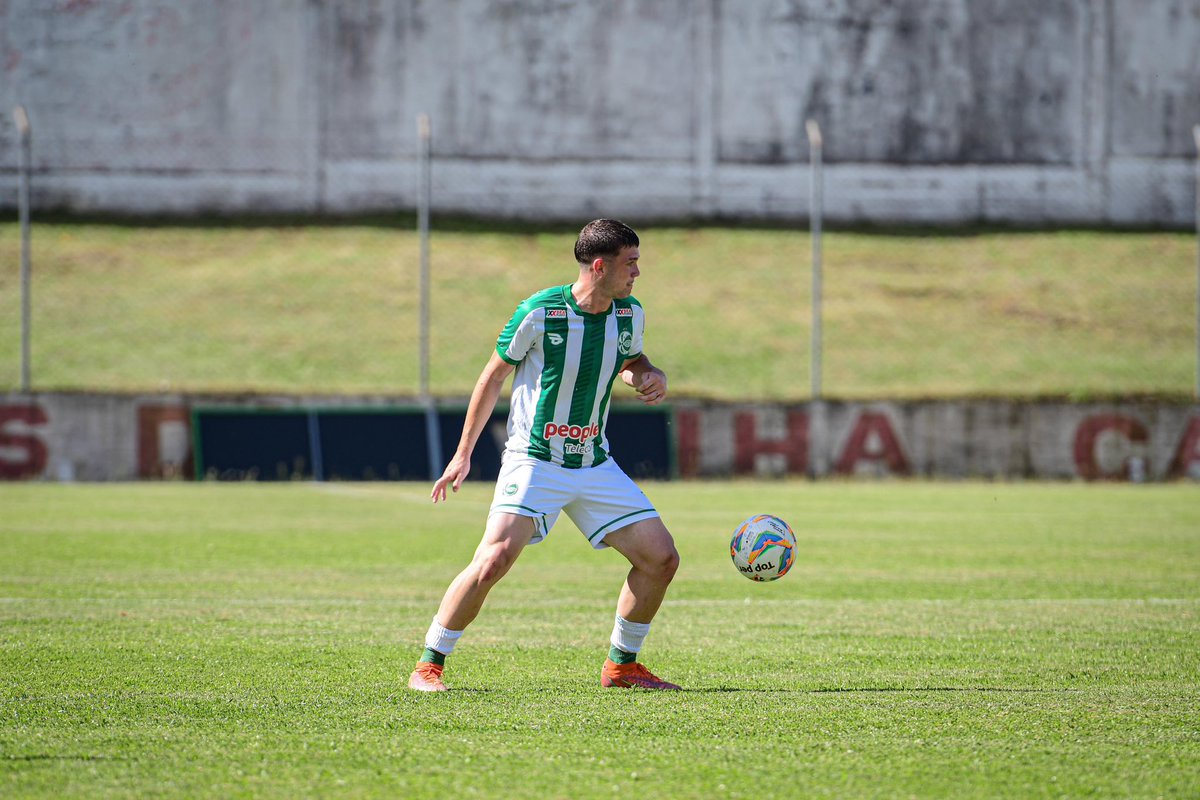 ECJuventude's tweet photo. 00/2º | Juventude 0x0 Grêmio | #BaseDoJu 

A bola volta a rolar no Homero Soldatelli pela primeira partida da semifinal do Gauchão sub-20. Pra cima, meu Ju 

📺 Transmissão pela #TVPapo: https://t.co/LOoI00avjy https://t.co/4rBCQ6tUa1