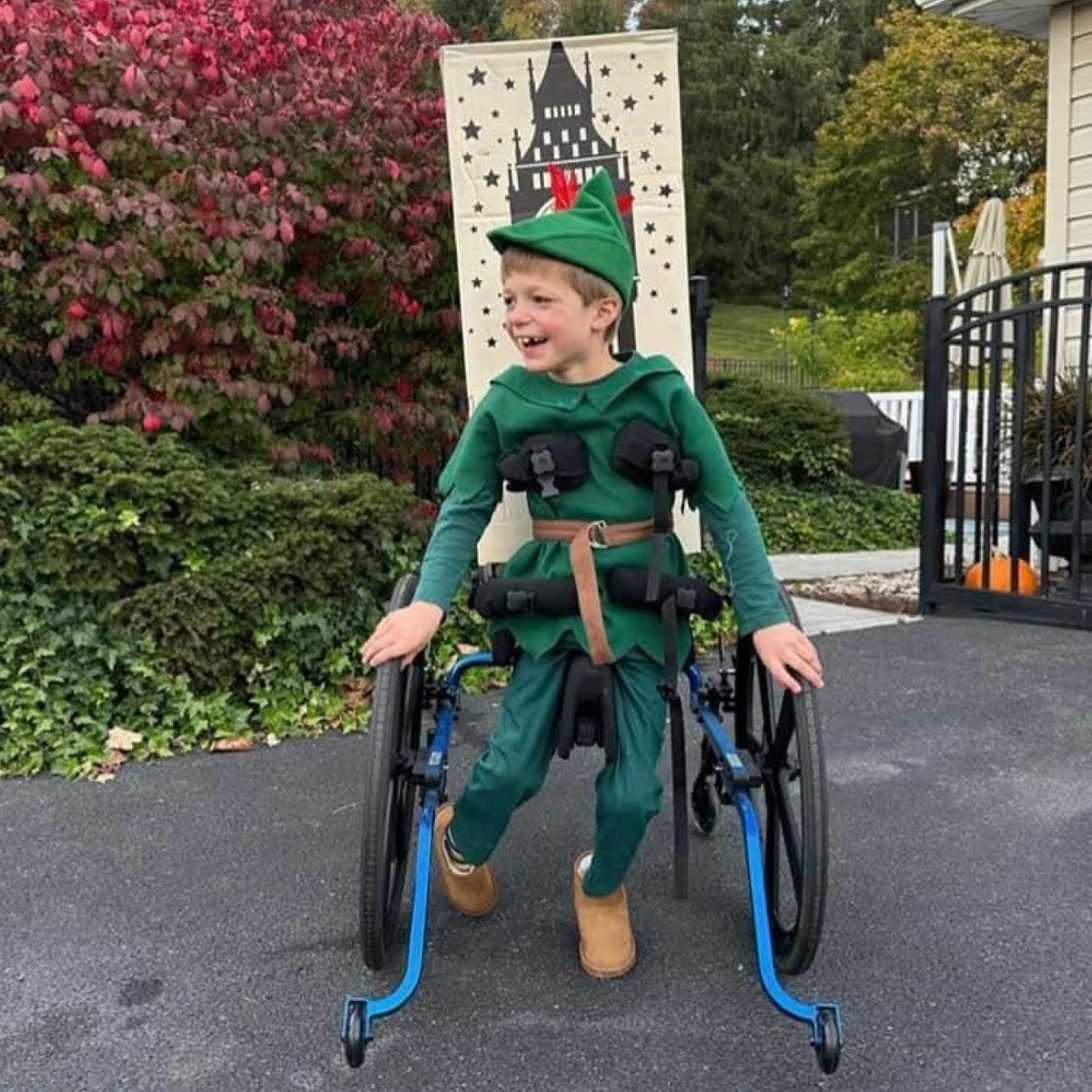 _pmdfoundation's tweet photo. Lions, tigers, and bears, oh my! None are as adorable as our PMD Warriors dressed up for trick-or-treating. 🎃

Share a photo of your PMD Warrior in the comments so we can all spread some smiles! https://t.co/hthbC0s6Dl