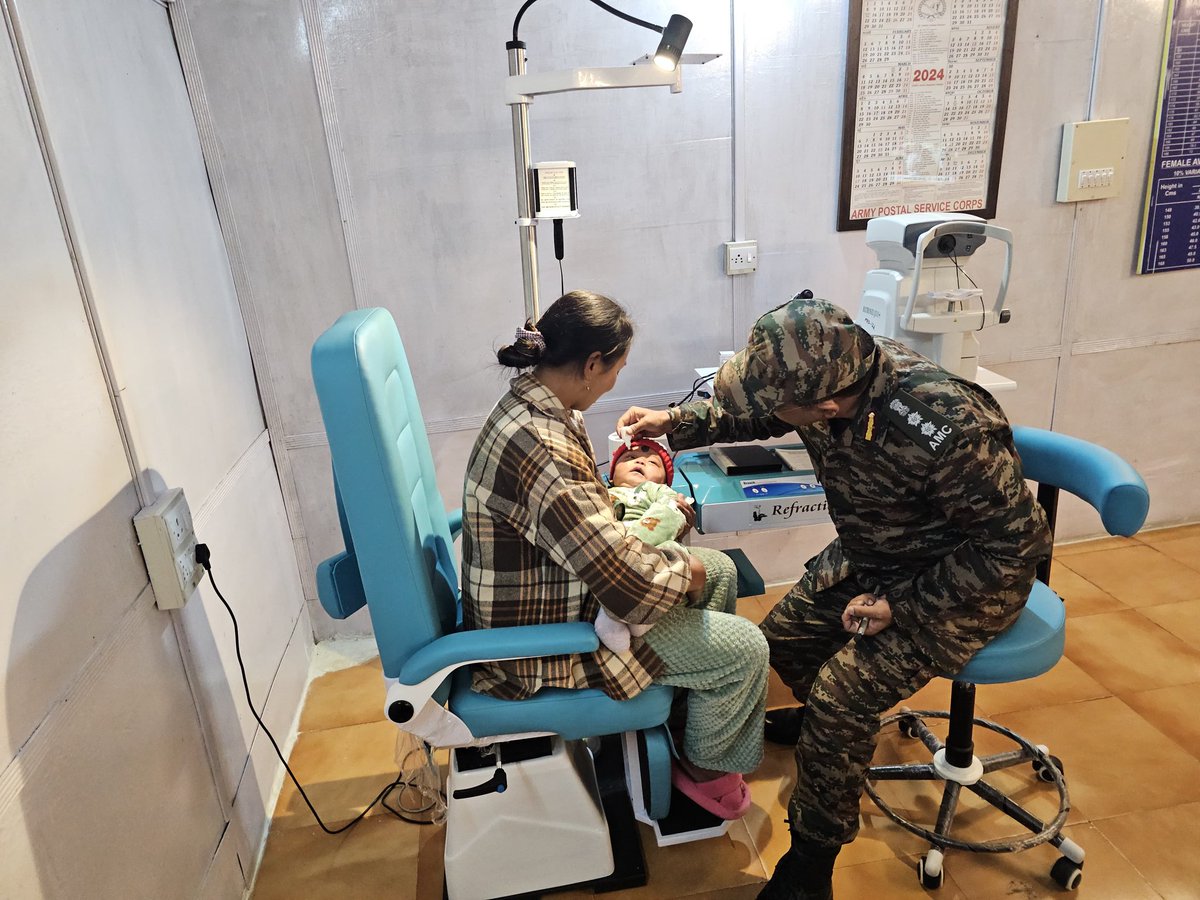 GajrajCorps_IA's tweet photo. @GajrajCorps_IA has  established a specialized Eye OPD at 9,000 feet in #Senge, Arunachal Pradesh providing essential eye care for troops and local communities along the #Tezpur - #Tawang route. Equipped with state-of-the-art facilities, this initiative enhances healthcare access and strengthens Army-community bonds. 

#ServingBeyondDuty #healthcare
@adgpi 
@easterncomd
@HQ_IDS_India 
@SpokespersonMoD