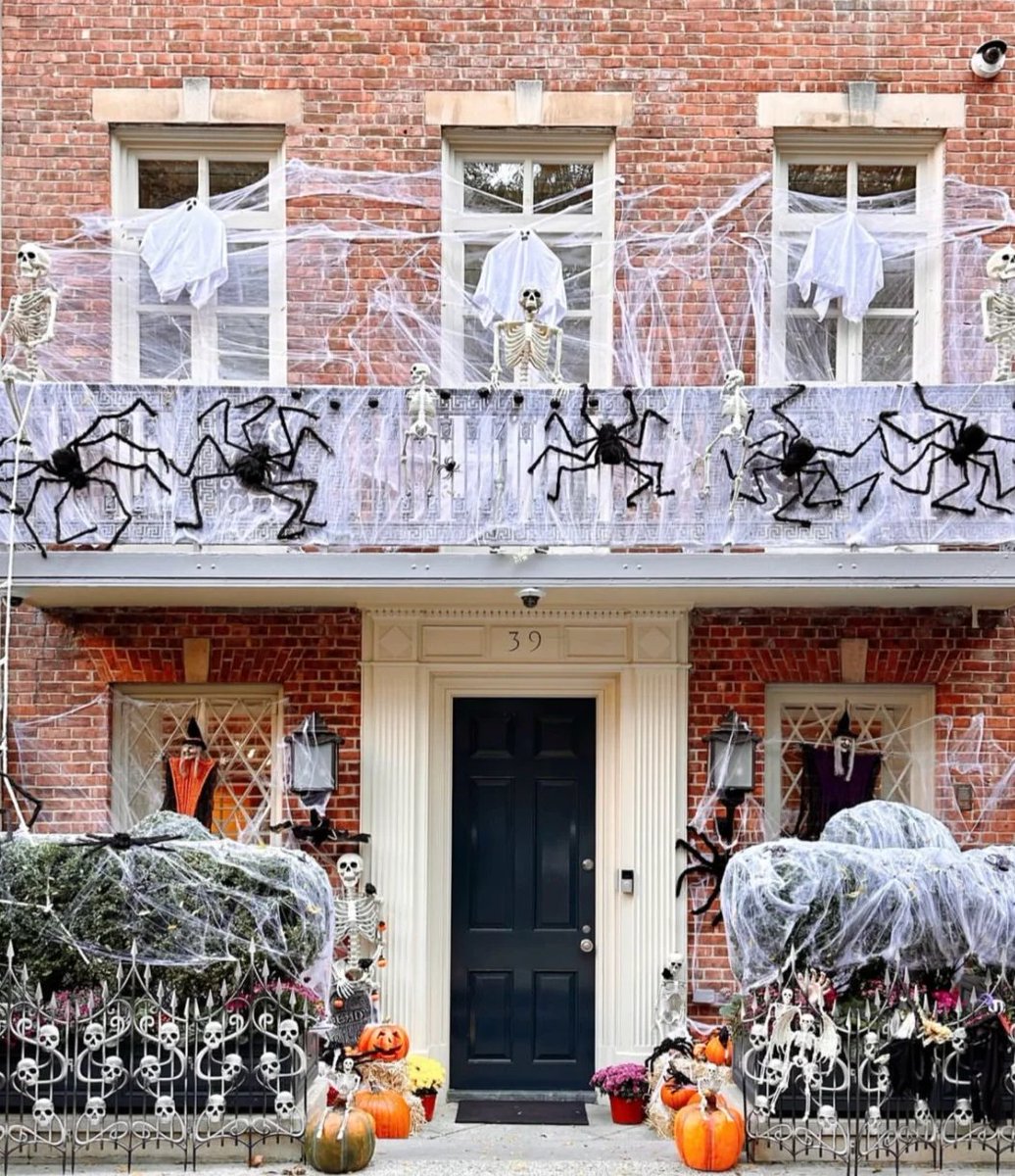 mWVuiEBc's tweet image. Under the starry sky, make a wish and let it float far away with the wind.