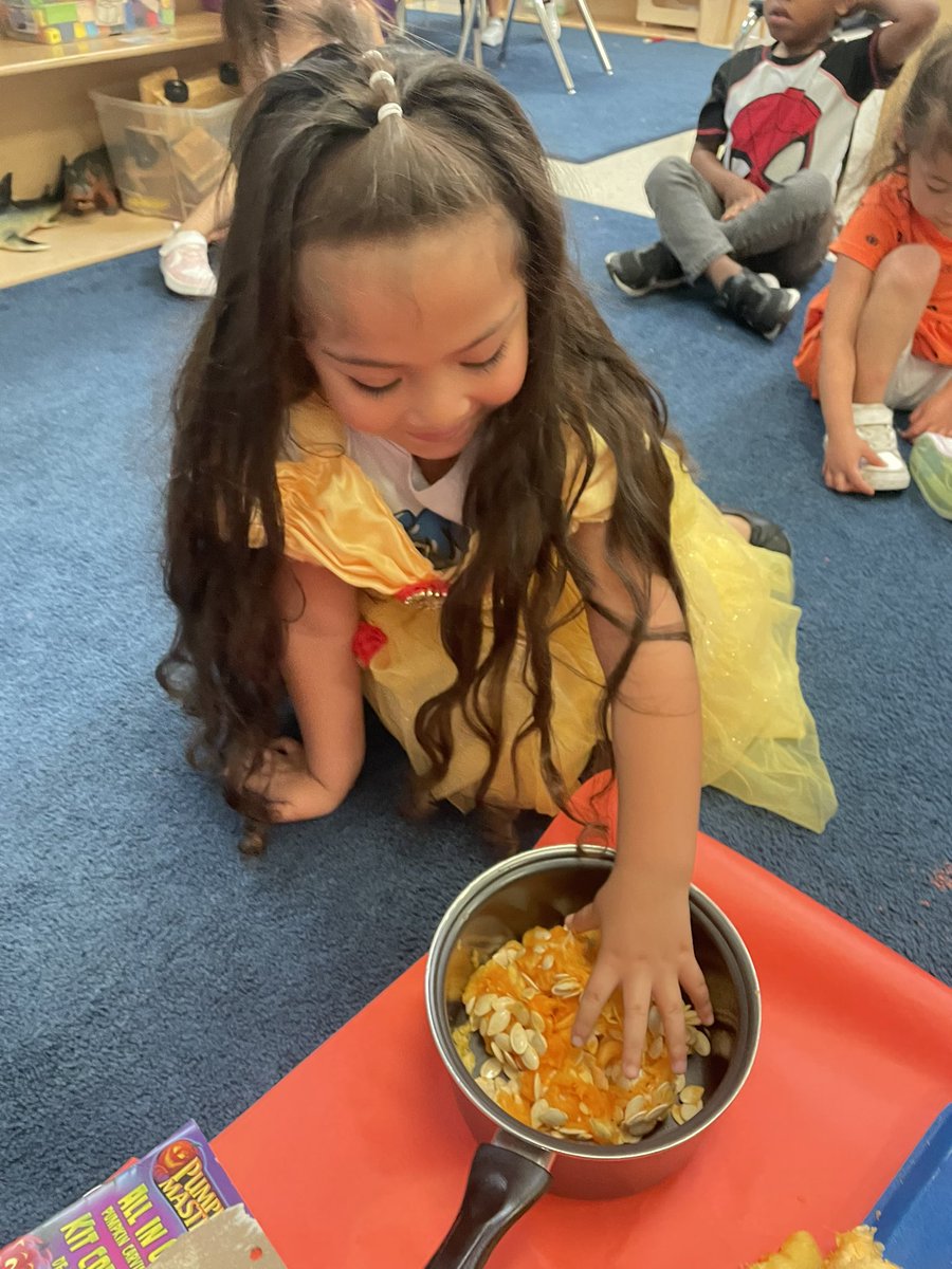 takeitec_se's tweet photo. Votes are in for pumpkin name: banana princess🍌👑 https://t.co/tnxTGHmOjs