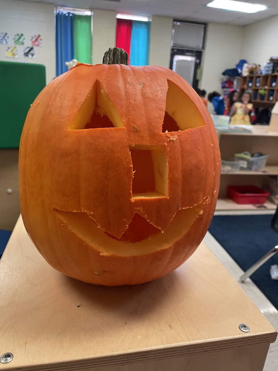 takeitec_se's tweet photo. Votes are in for pumpkin name: banana princess🍌👑 https://t.co/tnxTGHmOjs