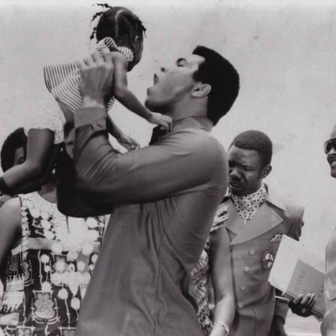 MambueniNdangi's tweet photo. #RDC 30.10.2024 #Kinshasa #CombatDuSiecle #RumbleInTheJungle
Il y a 5O ans : Muhammad Ali et Lydie Omanga
Il y a 50 ans j’avais un an! Il y a 50 ans s’est déroulé à Kinshasa un combat qualifié de « combat du siècle » entre #MuhammadAli et #GeorgeForeman.
@LodOmanga https://t.co/3QkoY3VMrX