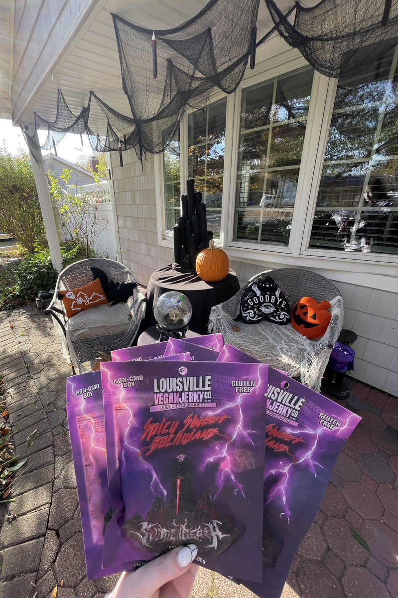 omg happy halloween to me 👻