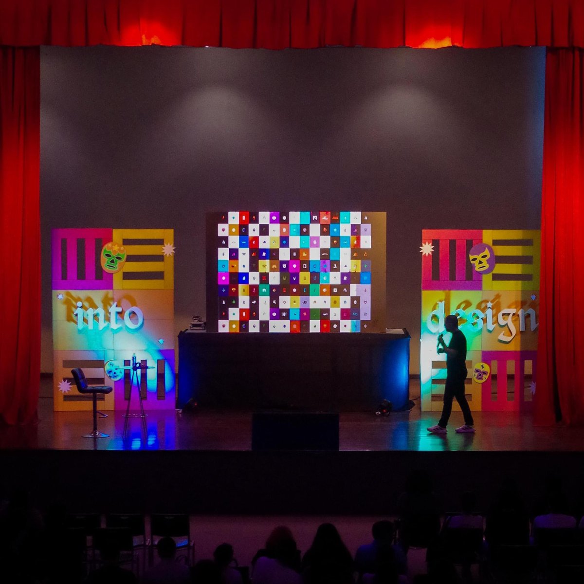 carloslosan's tweet photo. El pasado dieciocho de octubre estuvimos presentes en el #IntoDesign Ciudad Victoria, donde me toco exponer y dar un taller sobre diseño de marcas.
➕ https://t.co/BsbDXn5lFW