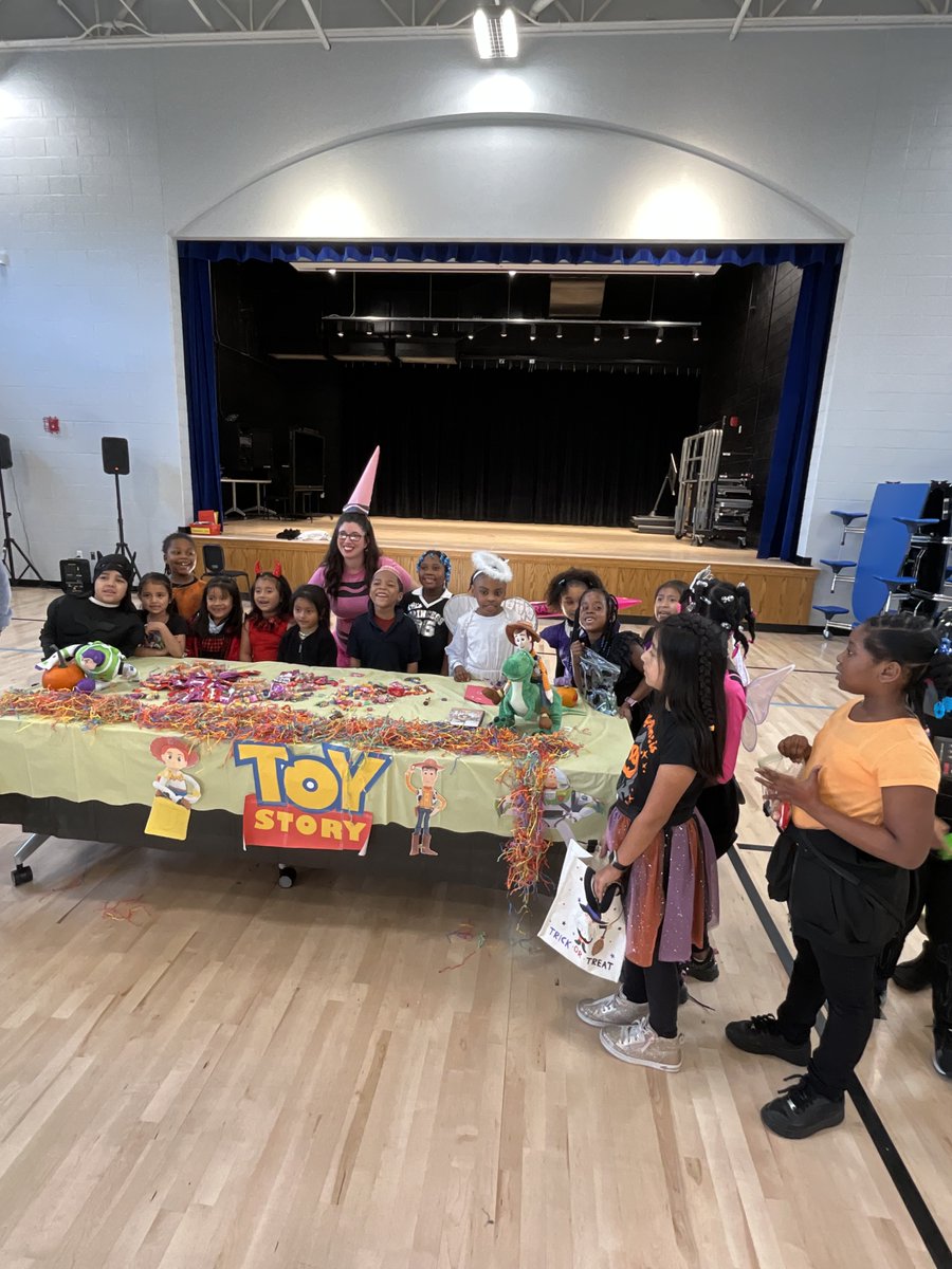 What a fun-filled day! Cleveland students had a great time Trick or Treating by visiting decorative tables filled with goodies from parents and teachers! @clevelandcss 

#GoodToGreat #MovingIntoGreatness #OrangeStrong