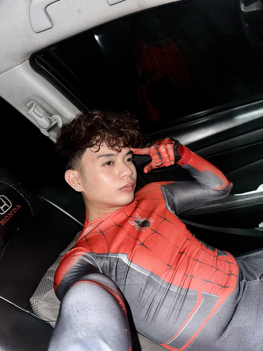 bibiboi_'s tweet photo. Celebrating Holloween with kids 🎃🕸️🕷️👻 https://t.co/jjTL0I9WDR