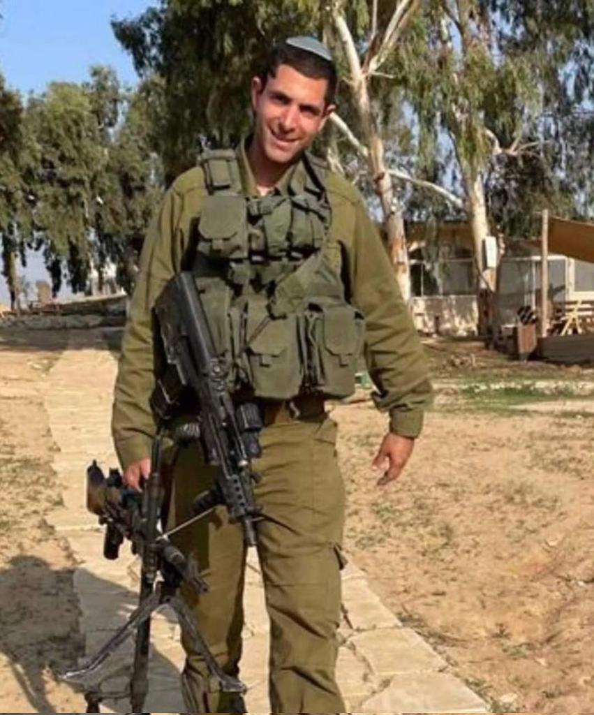 בת זוג כותבת: בעלי הלוחם אוריאל כהן נהרג בעזה.
אשמח שכולם ידעו איזה איש מיוחד היה. איזה גיבור. אחת התכונות הבולטות שלו היתה ראיית הכלל. הנתינה האינסופית לאחר. מוקף חברים. אוהב אדם ואוהב מאוד את ארצו מאוד לאומי. מאור פנים, חיוך ונעים הליכות, איש אוהב שלום. 
מבקשת שתשתפו לזכרו!!