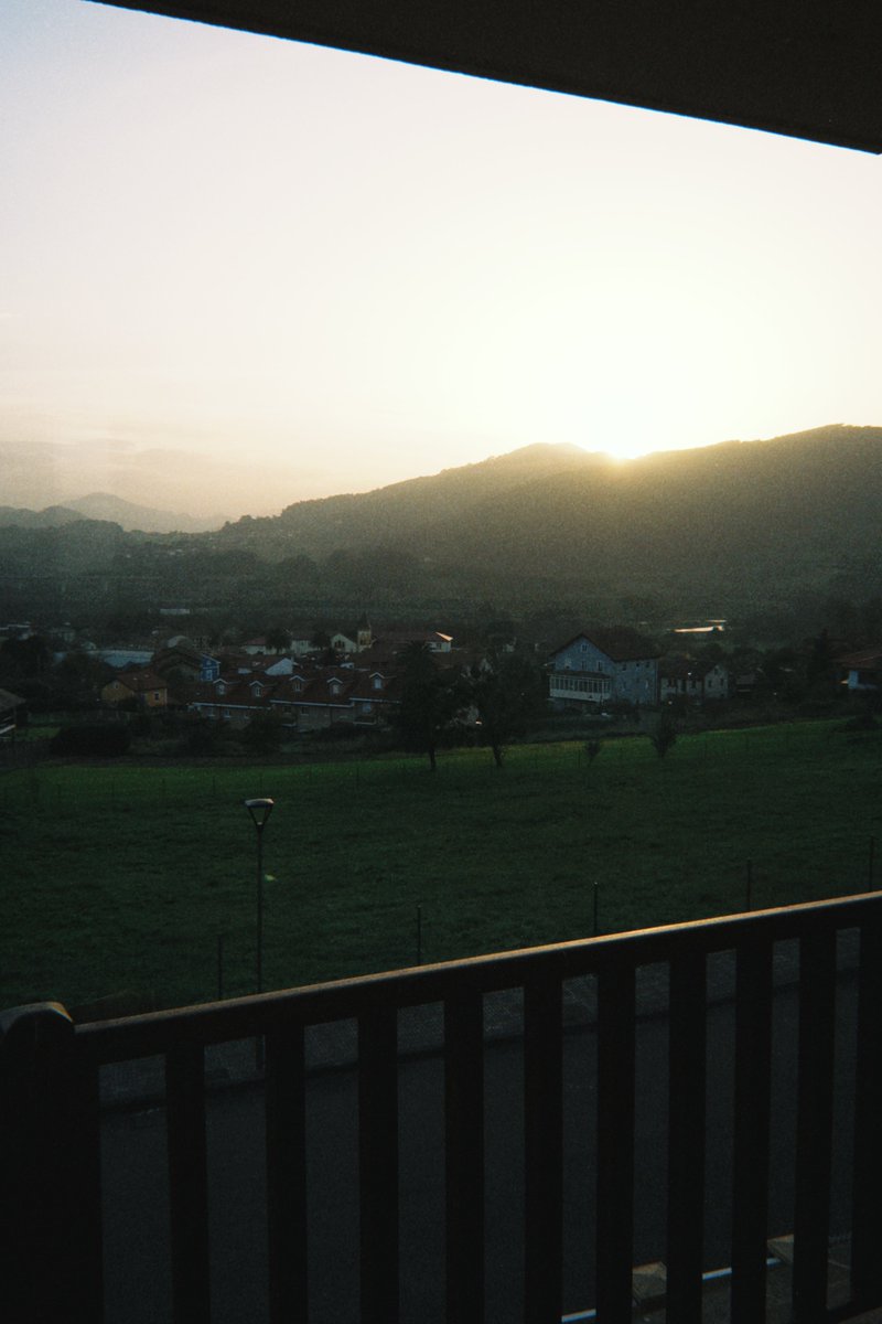 Esta luz al atardecer entrando en casa 😍