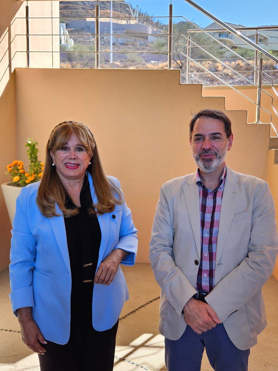 EmbEspMex's tweet photo. Excelente reunión con la titular de @SECTURBCS, Maribel Collins, el Subse. de Economía @agtzmtz, y el Director de A. Internacionales, Adolfo de la Peña, para abordar proyectos estratégicos de agua, comercio e inversión, turismo e intercambio de estudiantes y cultura. 🇪🇸 🙌🇲🇽 https://t.co/iyOlNJayQl