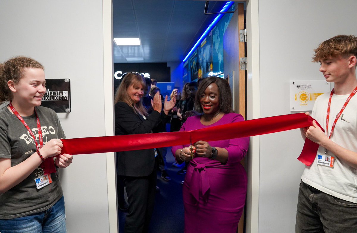 abenaopp's tweet photo. Thank you to the staff and students @BurnleyCollege who showed me around today. 

It was a real honour to open their brand new Security Operations Centre that will help to train the next generation of cyber experts. https://t.co/VZA2ALavdG