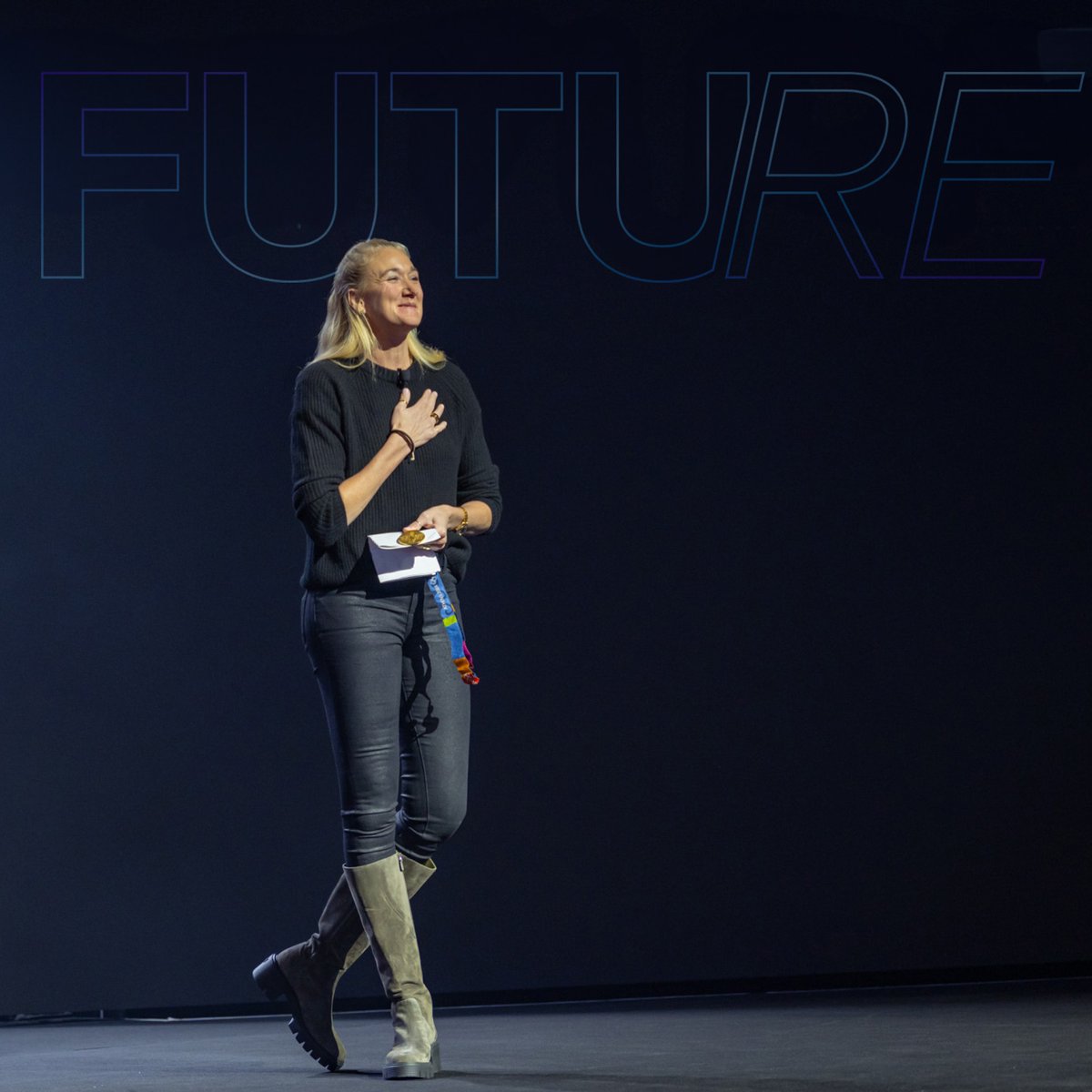 AppFolio's tweet image. Breathe. Believe. Battle.

Our Day 3 keynote speaker @kerrileewalsh had everyone ready to cultivate a winning mindset and achieve peak performance.

What is the first thing you wanted to tackle when you got home from #FUTUREConference? Tell us below. ⬇️