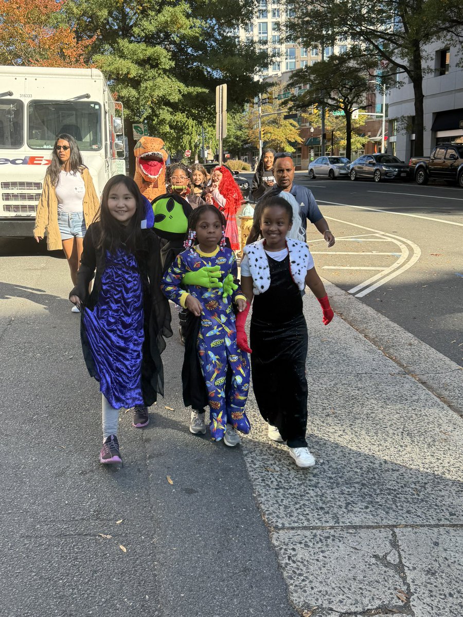 Happy Halloween from the <a href="/Innovation_APS/">Innovation Elementary</a> Huskies!! 👻🎃🐾
<a href="/MrsPeters_APS/">Claire Peters</a> <a href="/APSVirginia/">Arlington Public Schools</a> <a href="/MrsCongableAPS/">Sarah Congable, NBCT</a>