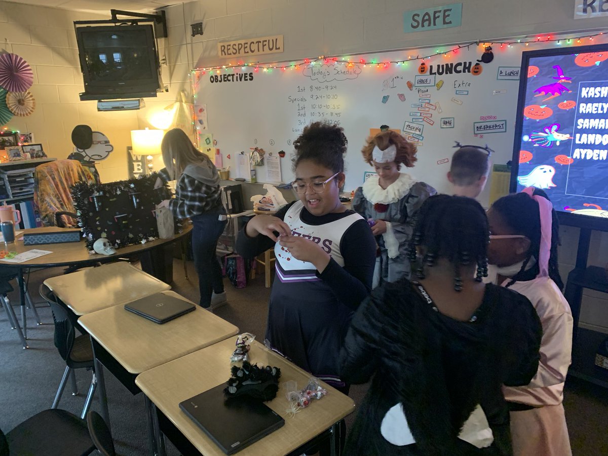 A big thanks to the awesome parents who made our Fall Party a success!