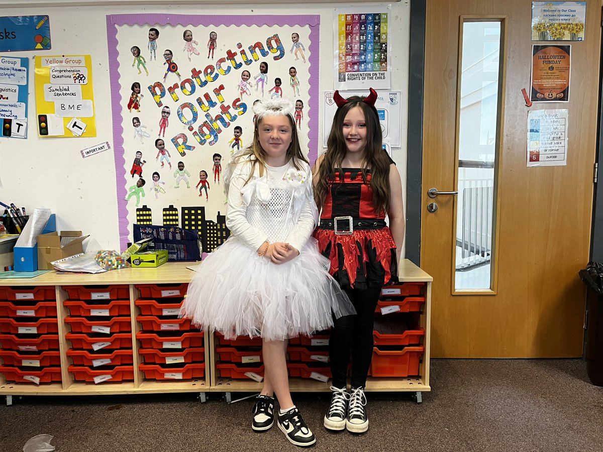 kearney_mr's tweet photo. Happy Halloween from P6 👻 🎃 @GreenhillPS https://t.co/SreFevN6al