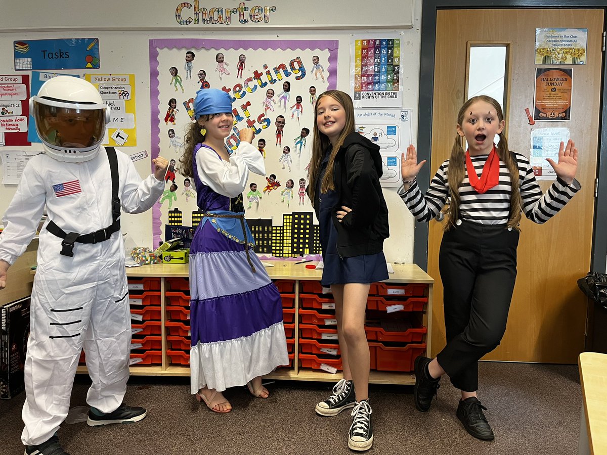 kearney_mr's tweet photo. Happy Halloween from P6 👻 🎃 @GreenhillPS https://t.co/SreFevN6al