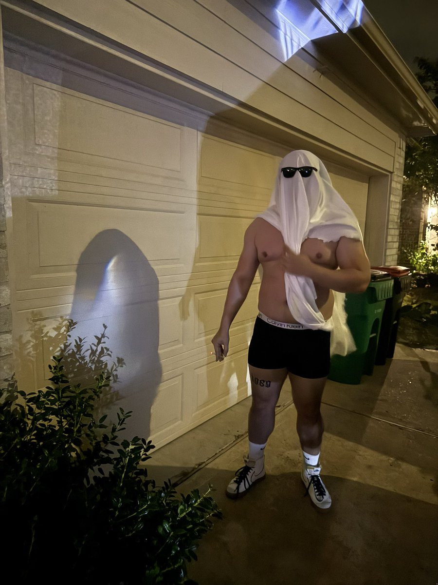 rmntz12's tweet photo. Booo #holloween https://t.co/8168vvW4tM