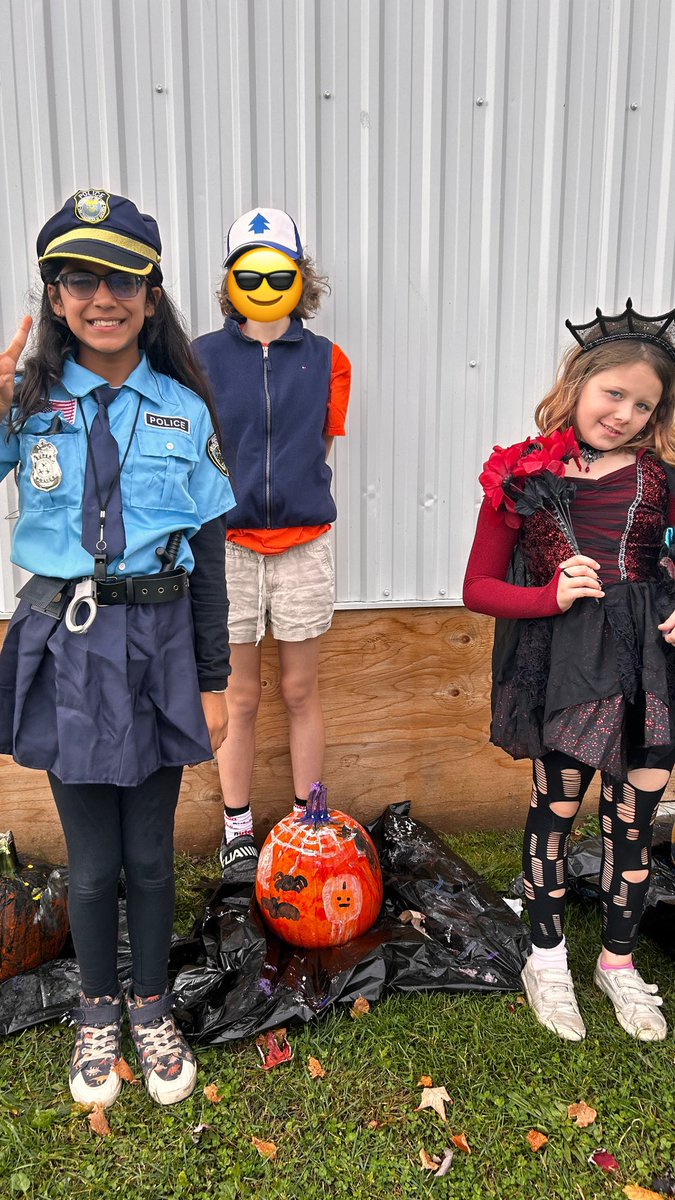 Ms. Ernst tweet media