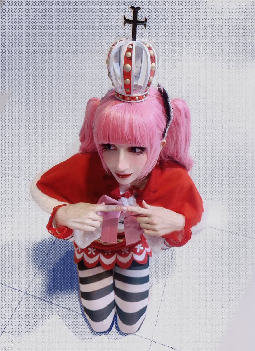 KayladFrost's tweet photo. 👻👻👻

#Cosplay 
#OnePiece 
#OnePiececosplay 
#Perona 
#PeronaCosplay https://t.co/y2kXPDq9Cz