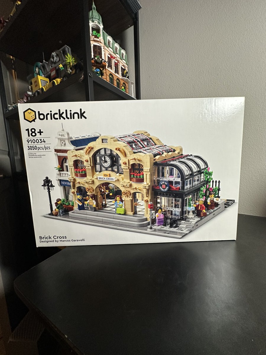 ericcbricks's tweet image. My @BrickLink  says finally came in!!

Brick Cross Station
Ocean House 

#lego #bricklink #legocollection