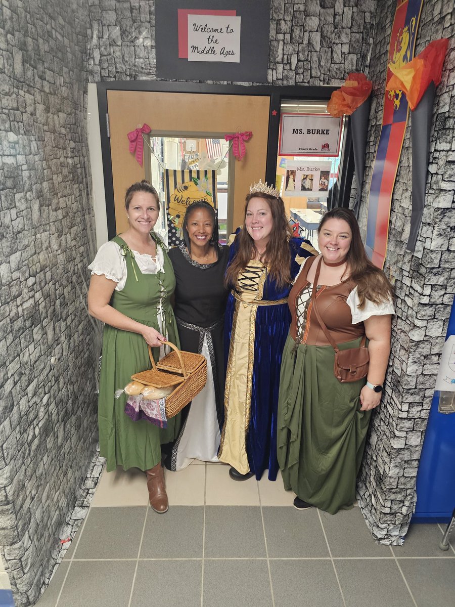 Ladies from the Middle Ages 🛡🗡👗
<a href="/SolleyAACPS/">SolleyAACPS</a>