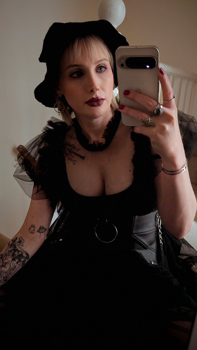 Lucy tweet media