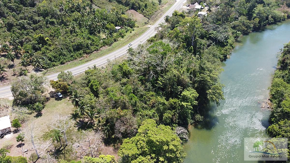 RealtorInBelize's tweet photo. 📣FOR SALE:  Great location for your home, 1.4 acre lot on the Belize River and the George Price Highway.
Property features:
   
    Riverfront
    Frontage on highway
    All utilities available
    25 minutes to San Ignacio 
    15 minutes to Spanish Lookout
    Elevated https://t.co/26kxRBcmUP