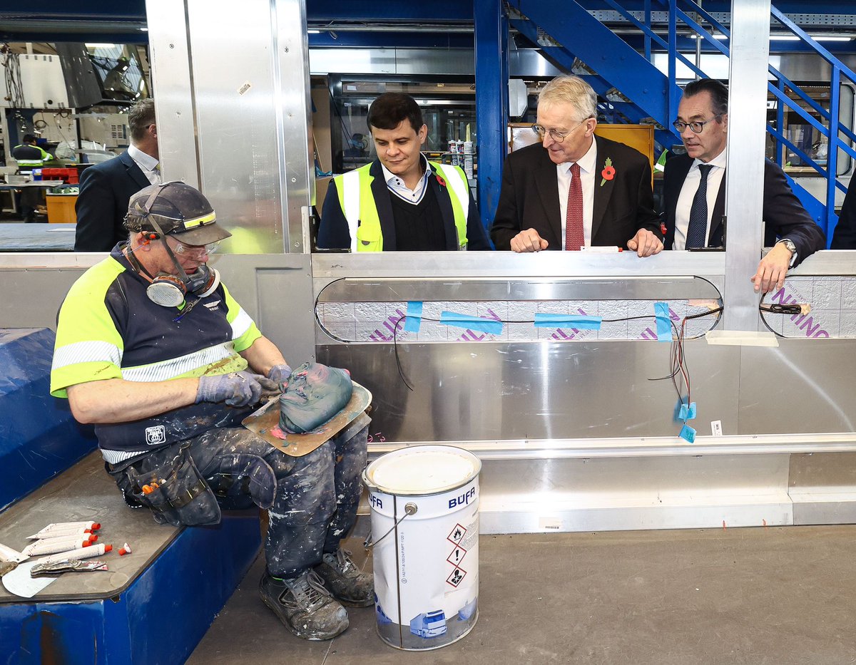 Wright_bus's tweet image. We were delighted to welcome the Secretary of State for Northern Ireland, @hilarybennmp to @Wright_bus today, to show him first-hand how #Wrightbus is helping to put Northern Ireland at the forefront of the green energy revolution.
Read more: wrightbus.com/en-gb/Secretar…
@NIOgov