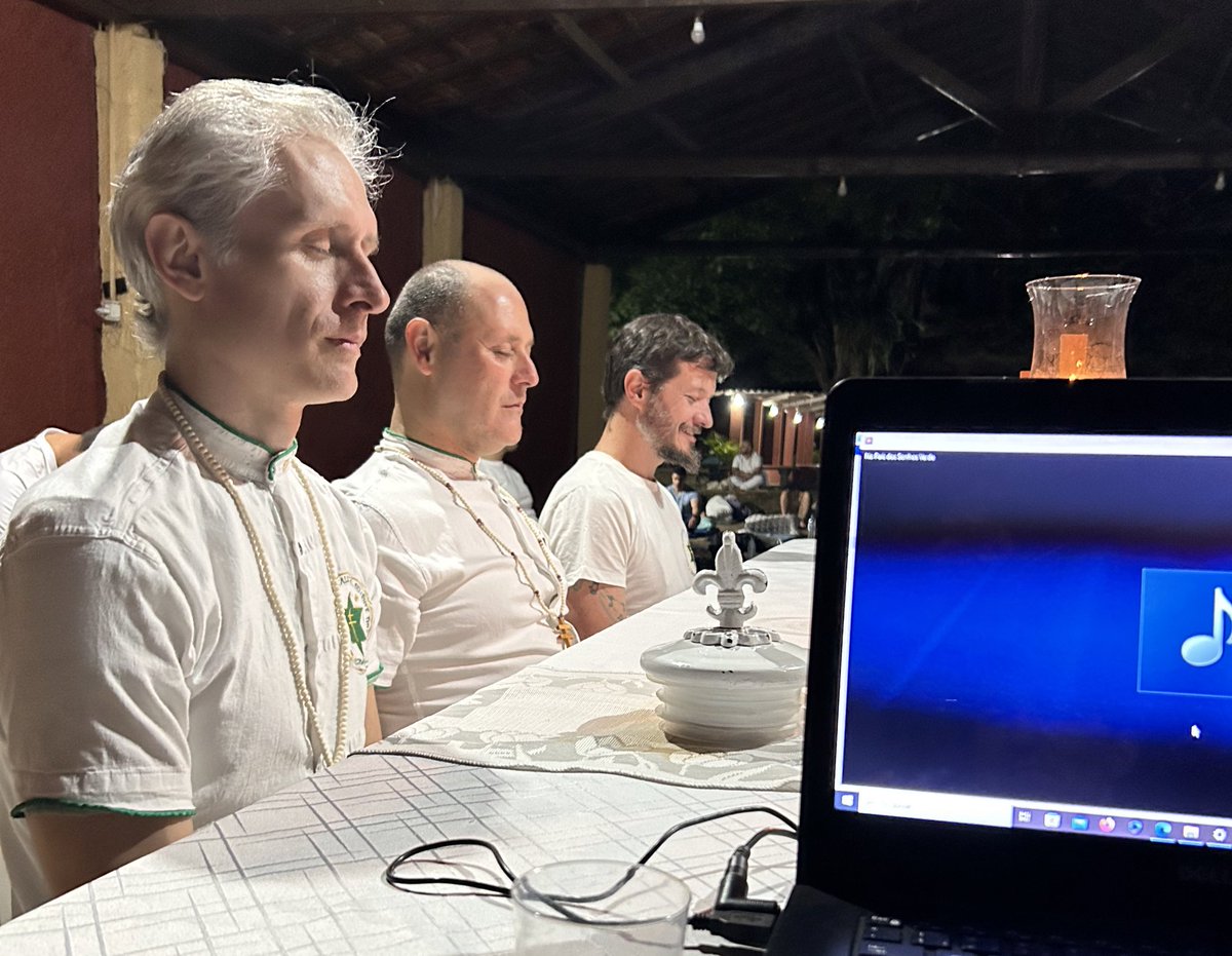 Religião é para quem tem medo do inferno. 
Espiritualidade é para quem já esteve lá.