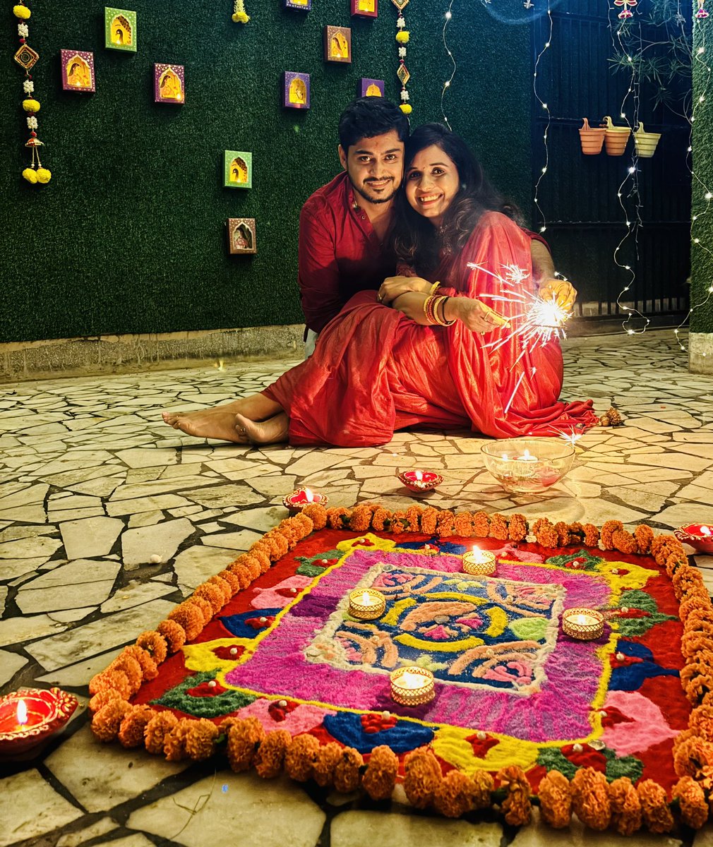 Happiest Diwali from us. Wishing everyone love, light, laughter and laddoos :) 

Festivals at home make coming back to India so so worth it.