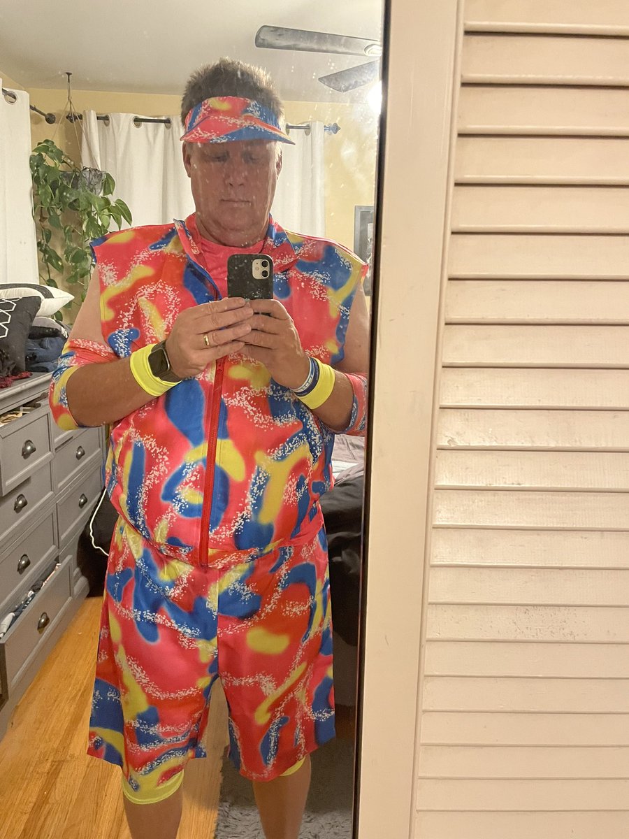 MTScottThompson's tweet photo. @skylar_rispens You are on the wrong campus. Most are dressed up here. https://t.co/JWIO0pRyRm
