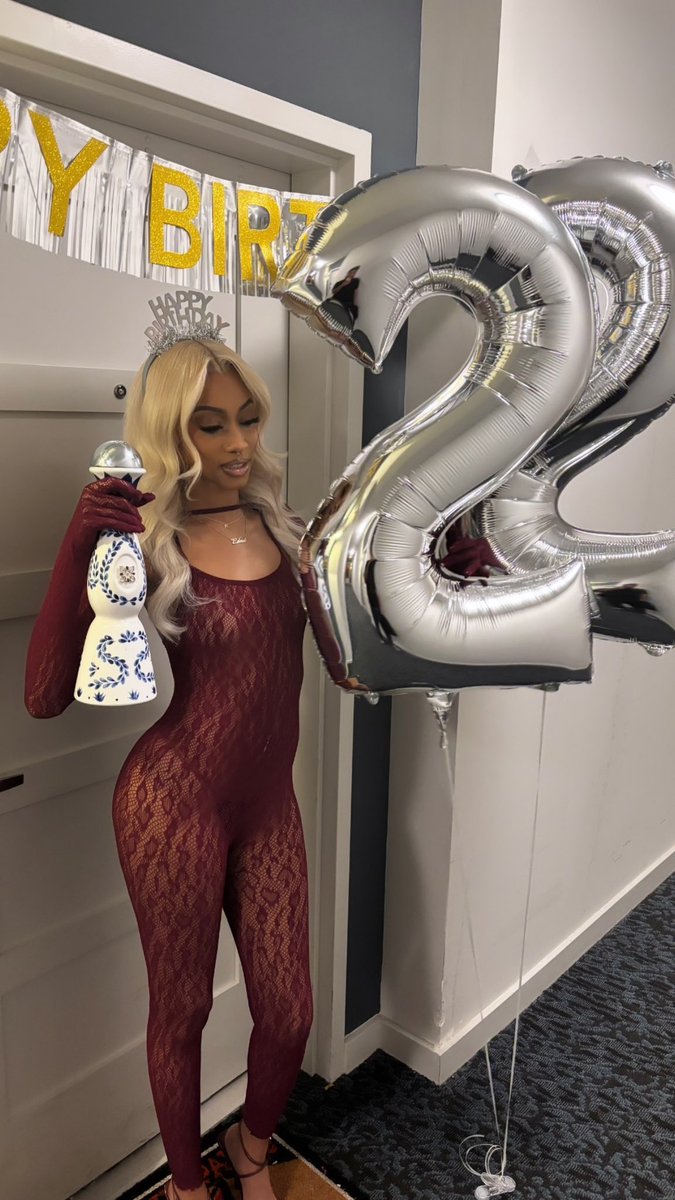 uh8dee__'s tweet photo. 🦂 https://t.co/0IpDVSTnNo